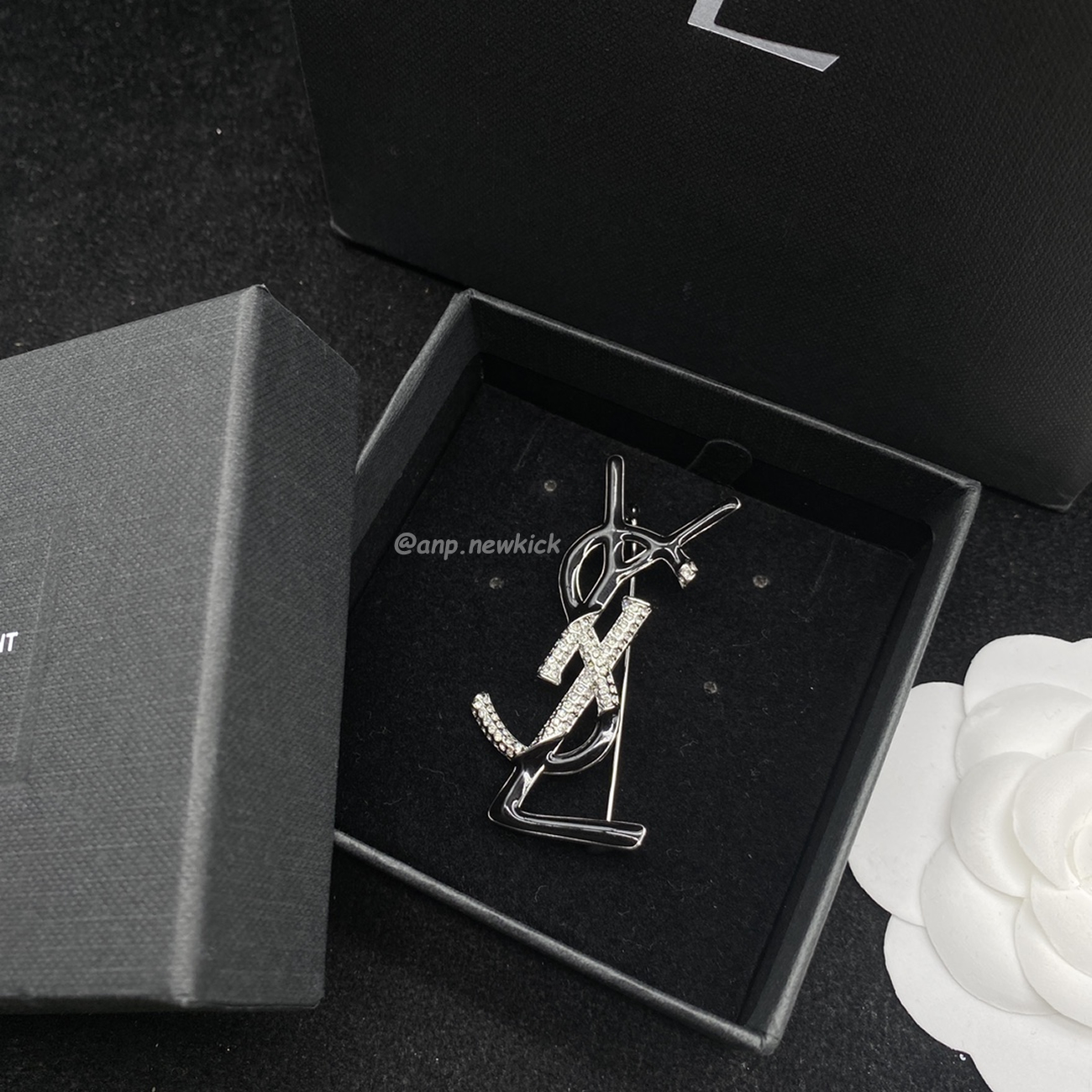 Saint Laurent Ysl Brooch (2) - www.newkick.vip
